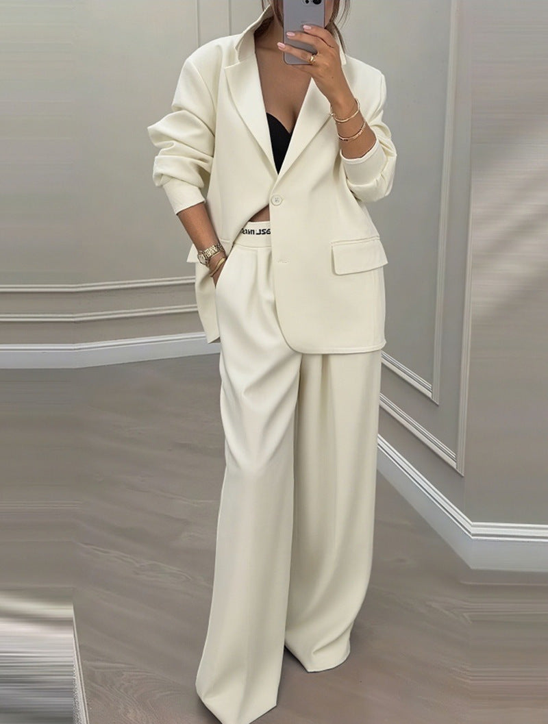 Completo casual da donna con giacca a maniche lunghe e pantaloni a gamba larga