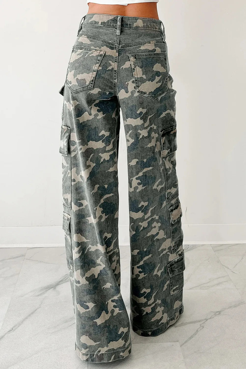 Pantaloni a gamba larga cargo in denim mimetico verde