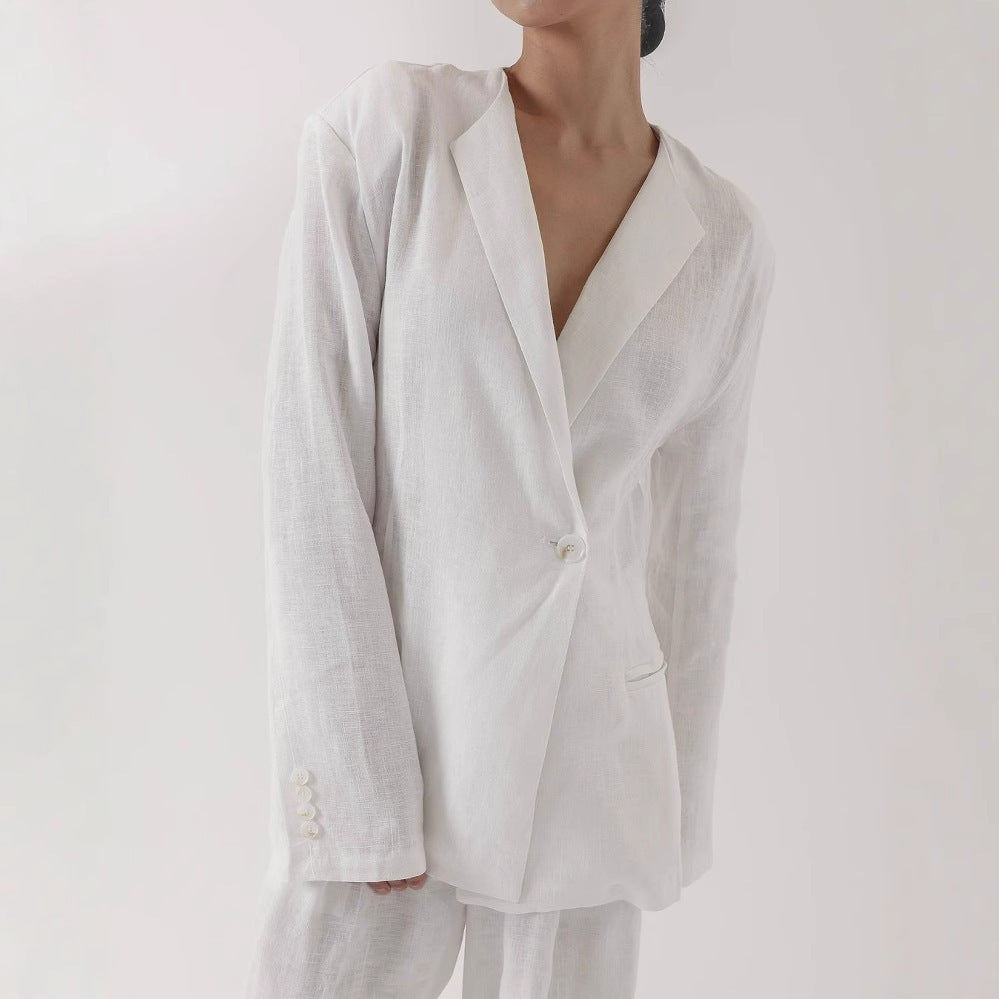 Elegante completo da donna composto da giacca e pantaloni coordinati