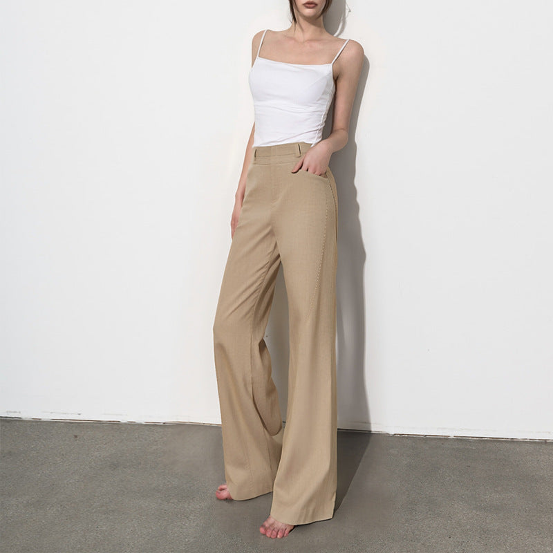 Pantaloni  stile donna