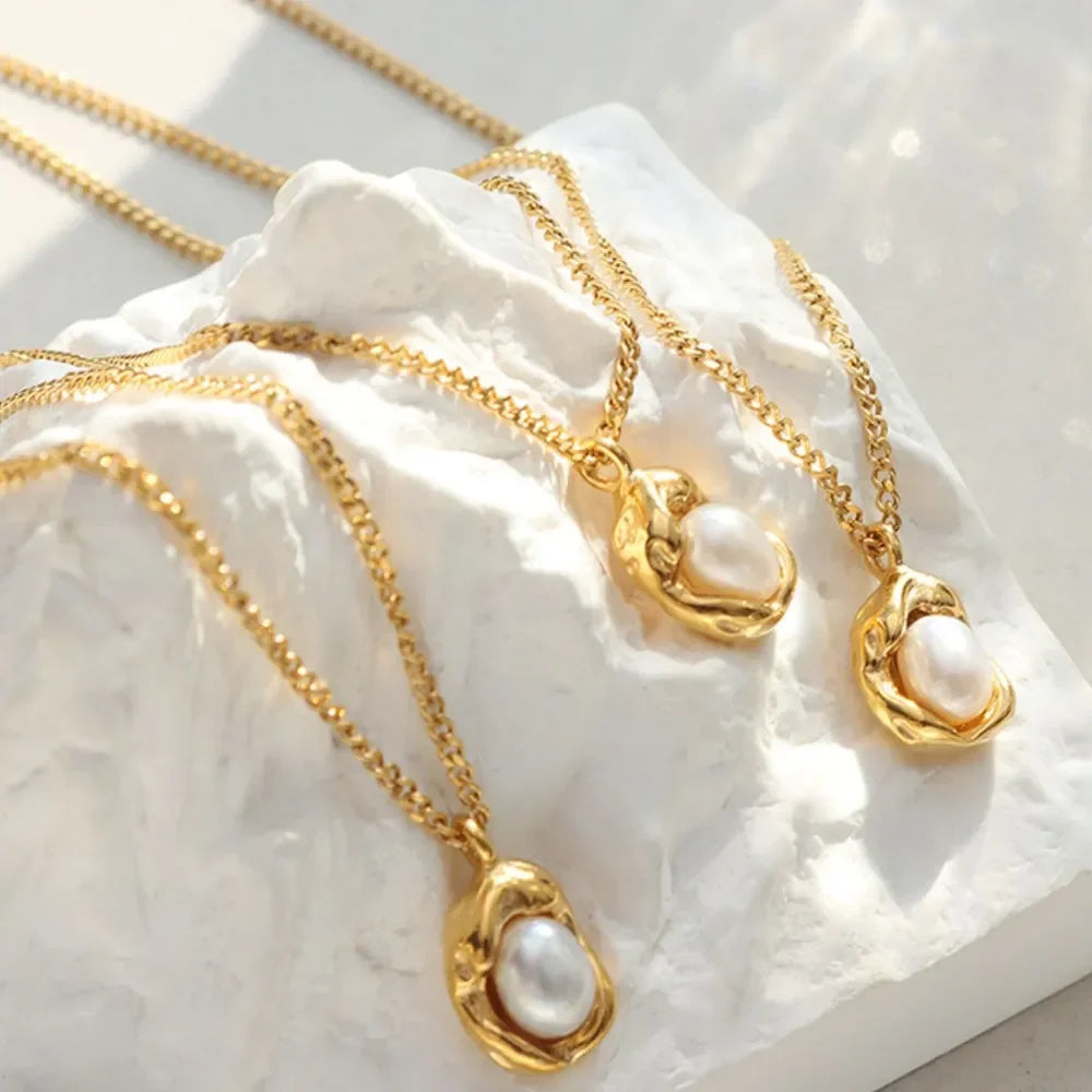 18K Gold-Plated Pearl Pendant Necklace - VAleG