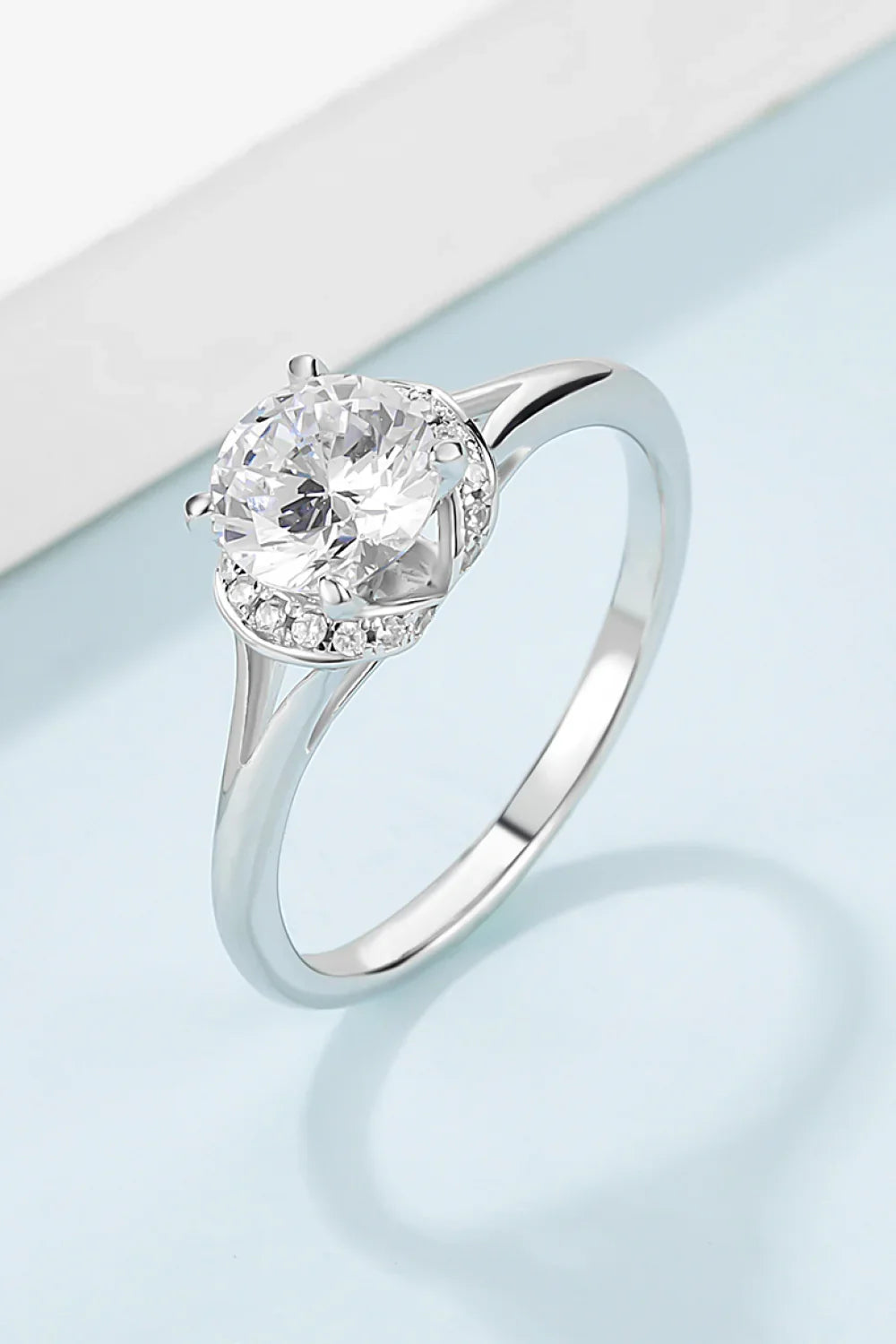 1 Carat Moissanite 925 Sterling Silver Split Shank Ring - VAleG