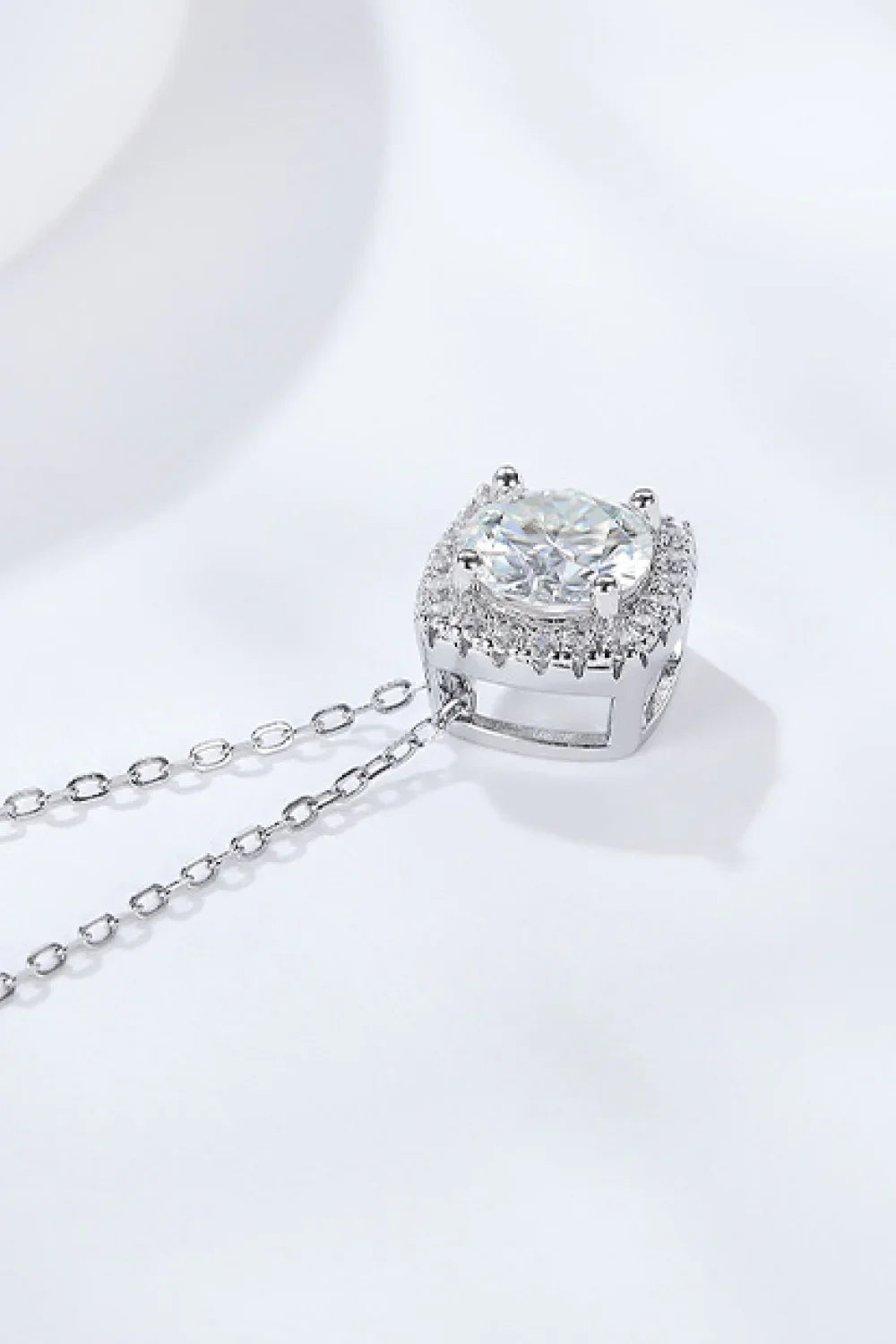 1 Carat Moissanite Geometric Pendant Necklace - VAleG