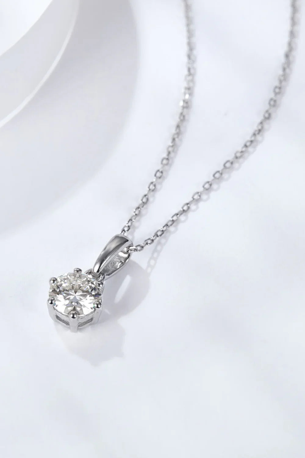 2 Carat 6-Prong Moissanite Pendant Necklace - VAleG