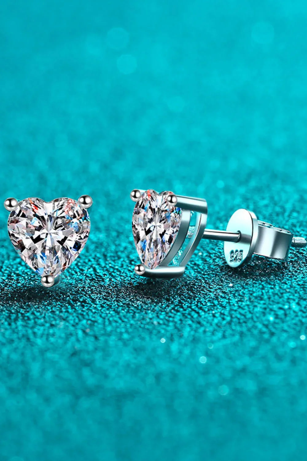 2 Carat Moissanite Heart-Shaped Stud Earrings - VAleG