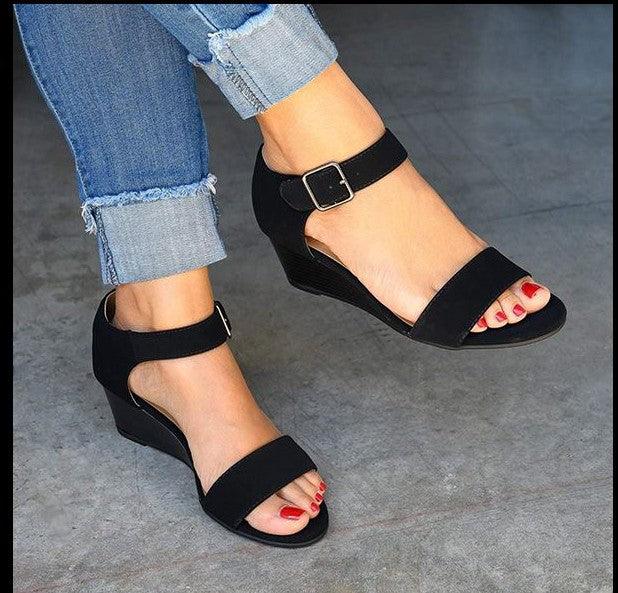 Women's Fashion Wedge Buckle Strap Plus Size Sandals - VAleG