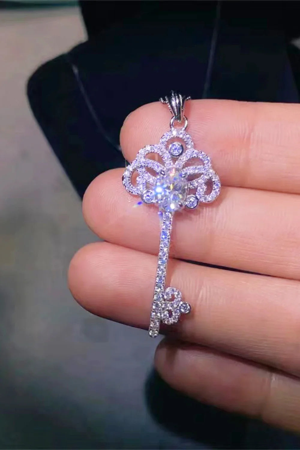 1 Carat Moissanite Key Pendant Necklace - VAleG