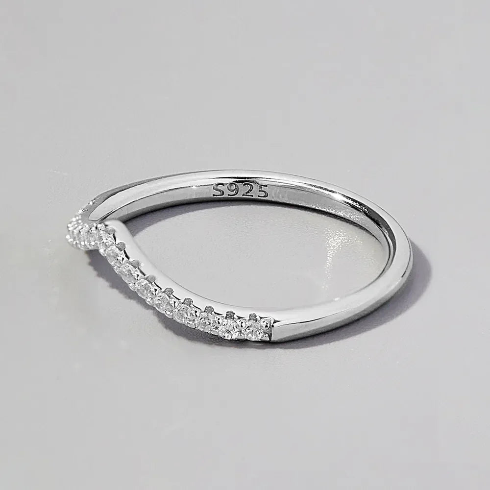 V Shape Inlaid Zircon 925 Sterling Silver Ring - VAleG