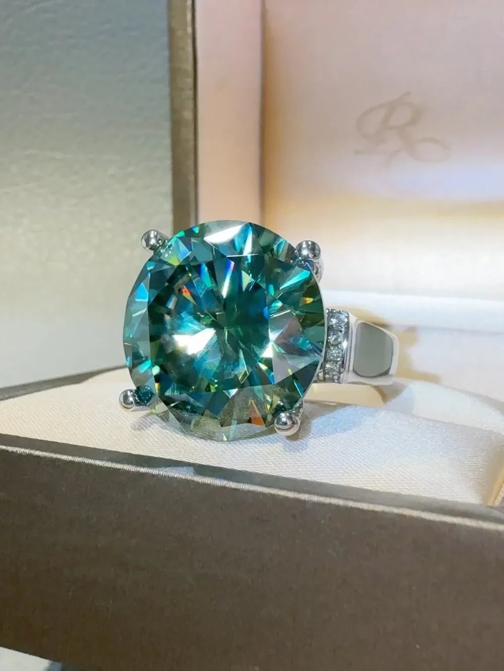 20 Carat Moissanite 925 Sterling Silver Ring - VAleG