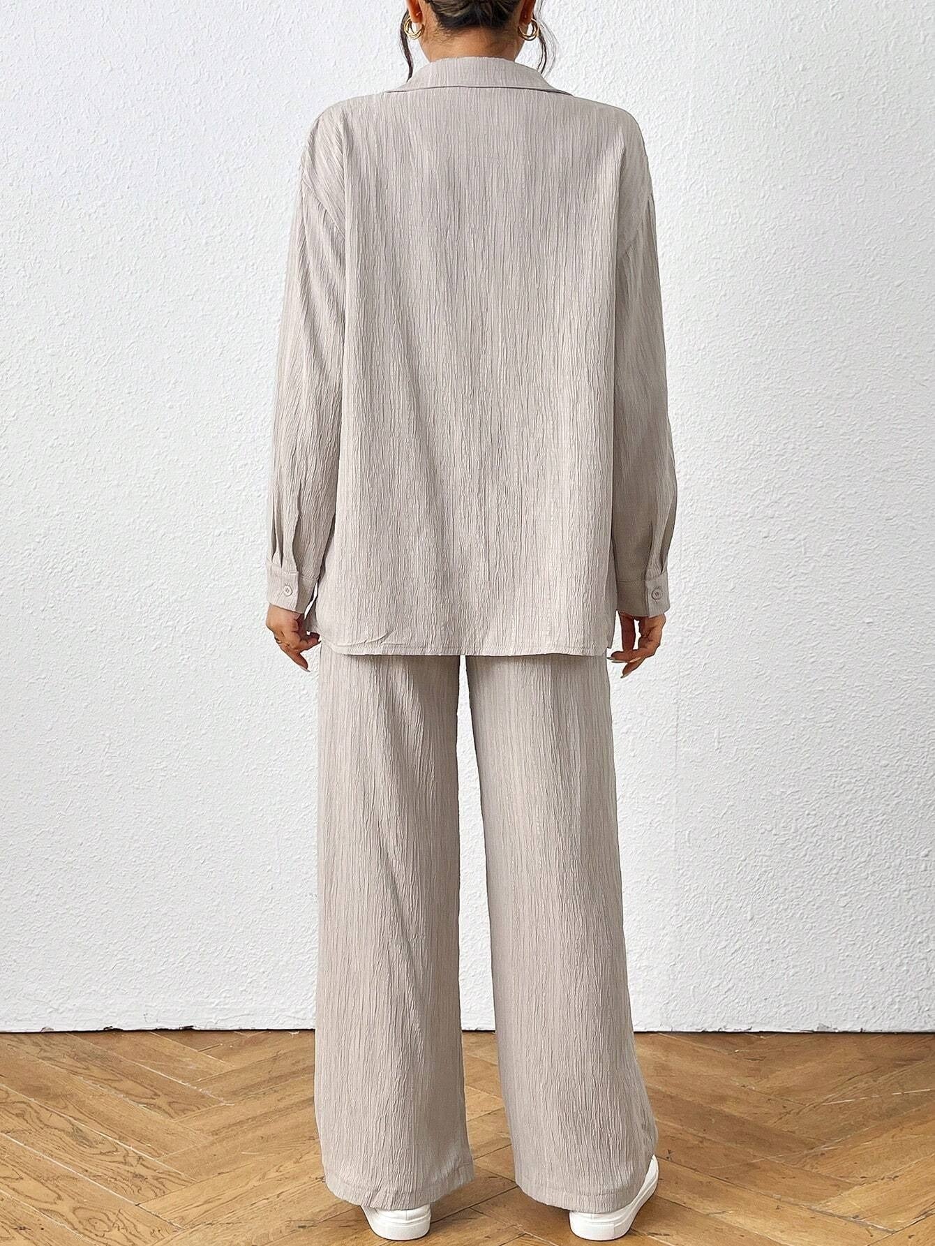 Completo camicia e pantaloni a maniche lunghe in tinta unita