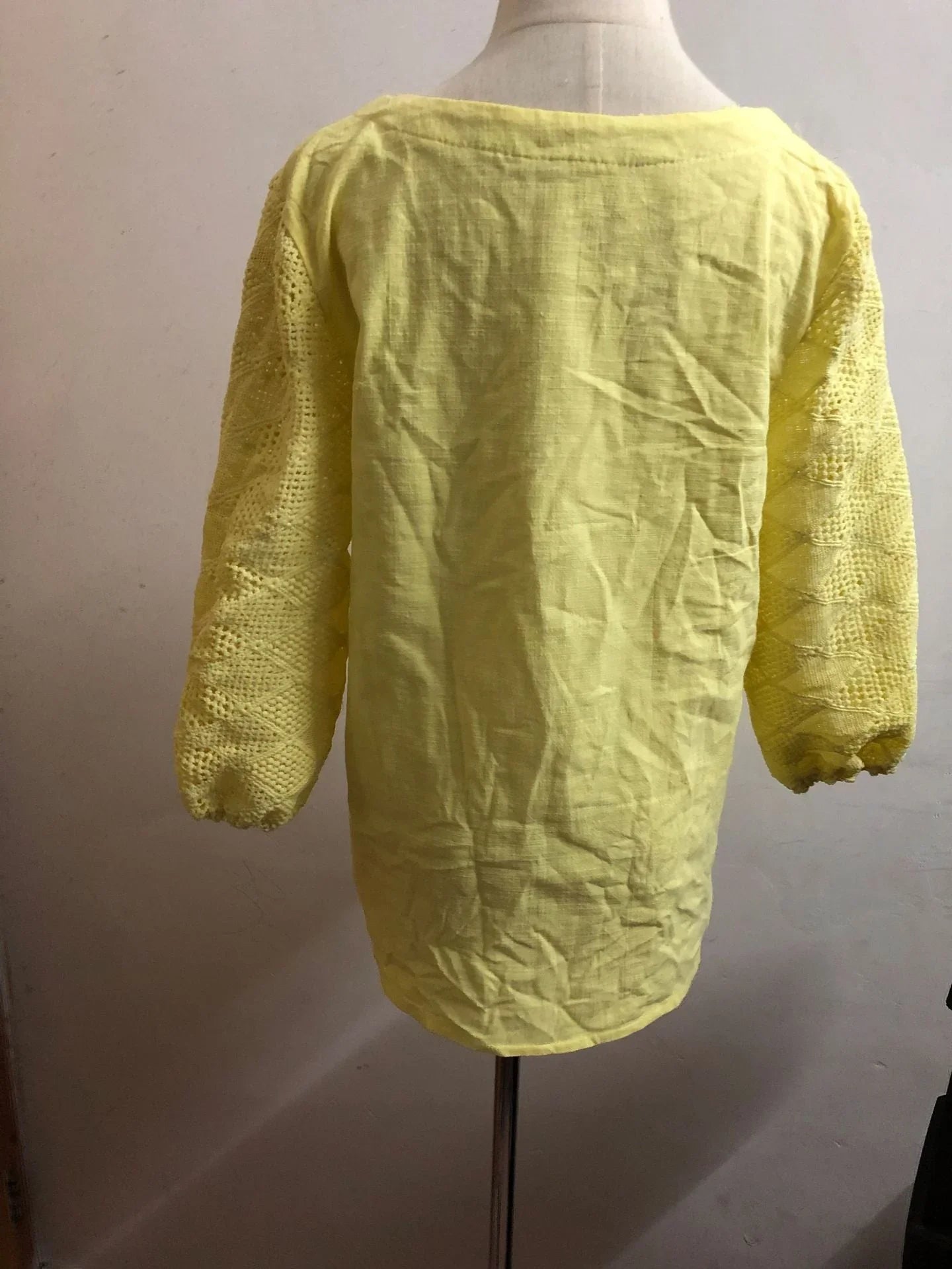Lace stitching U-neck 3.4 sleeve T-shirt - VAleG