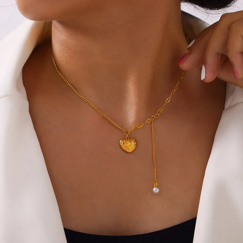 Titanium Steel Imitation Pearl Heart Pendant Necklace - VAleG