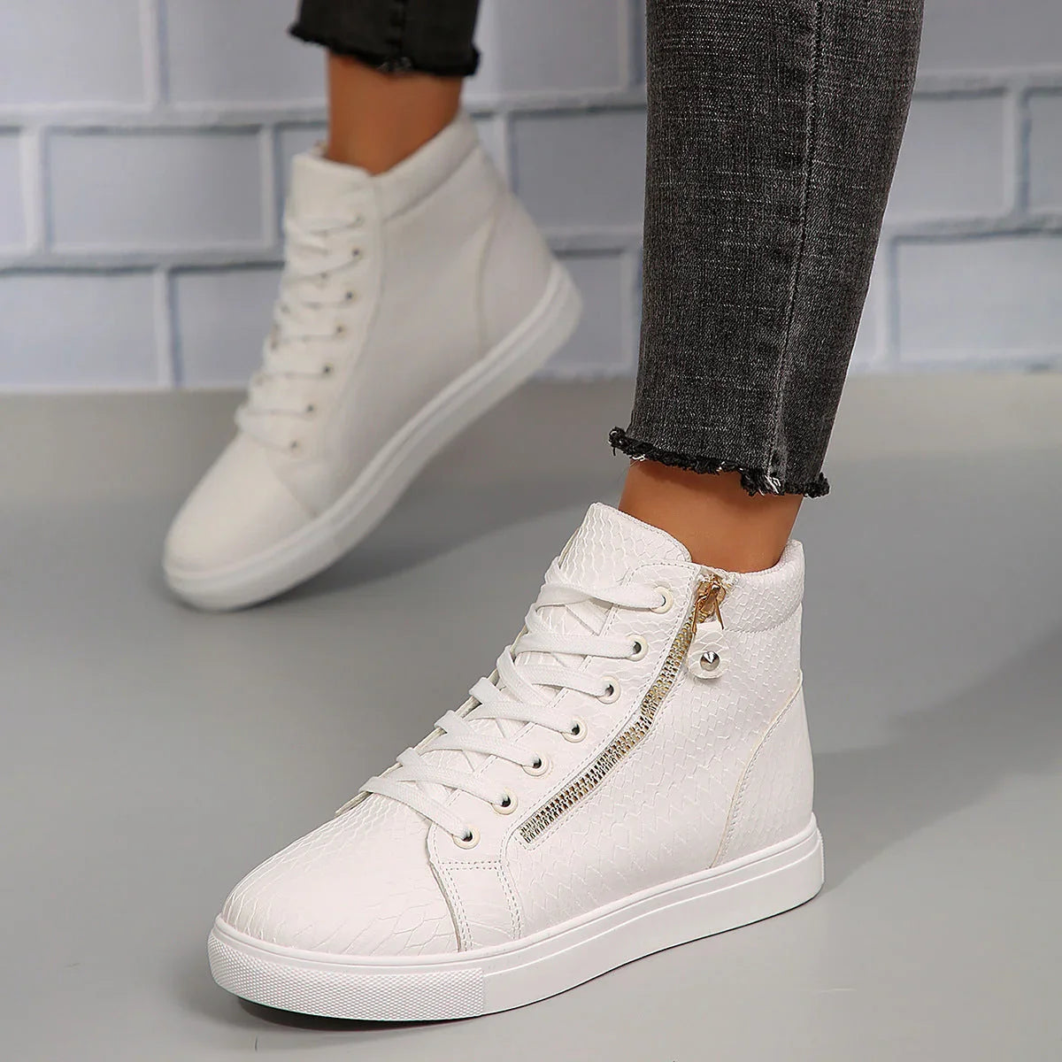 Plus Size Women's Platform Lace-up High-top Casual Flat Skateboard Shoes - VAleG