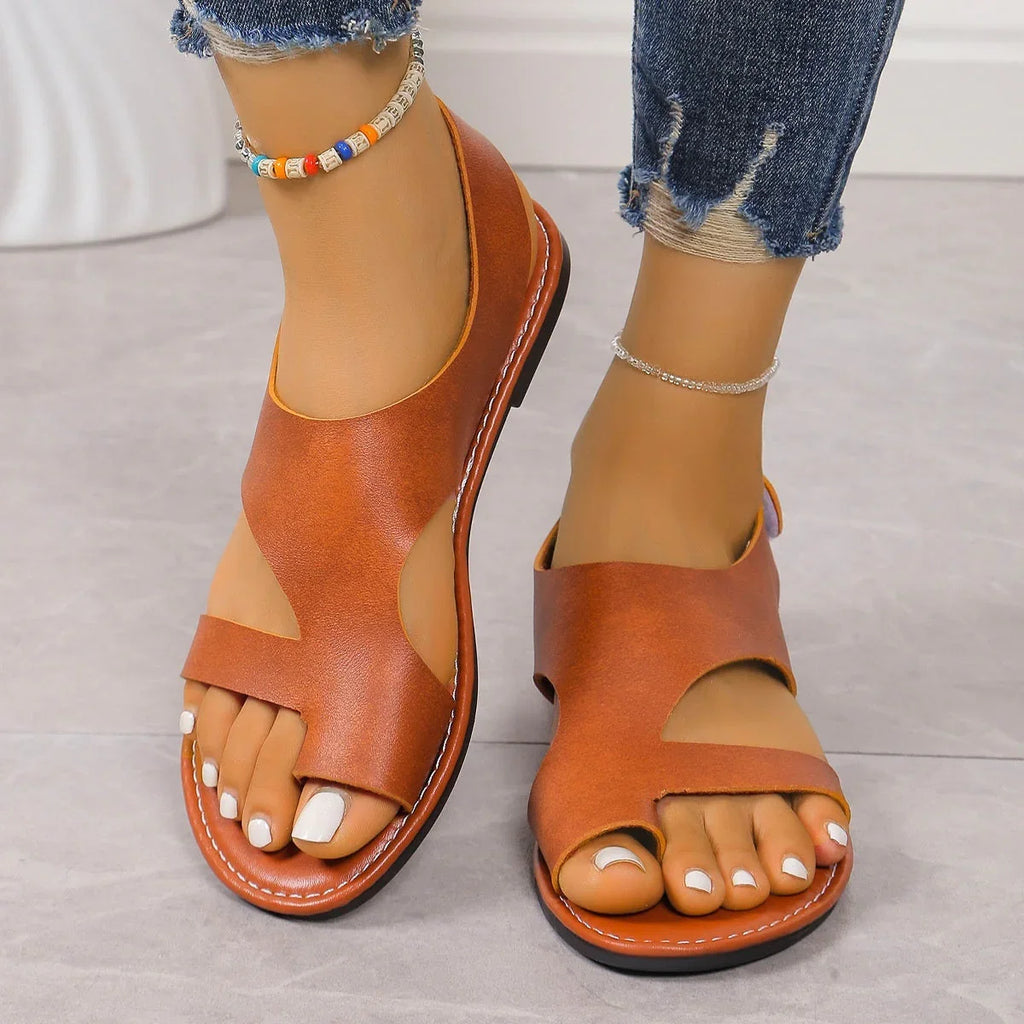 Women's Velcro Toe Covering Flat Sandals - VAleG