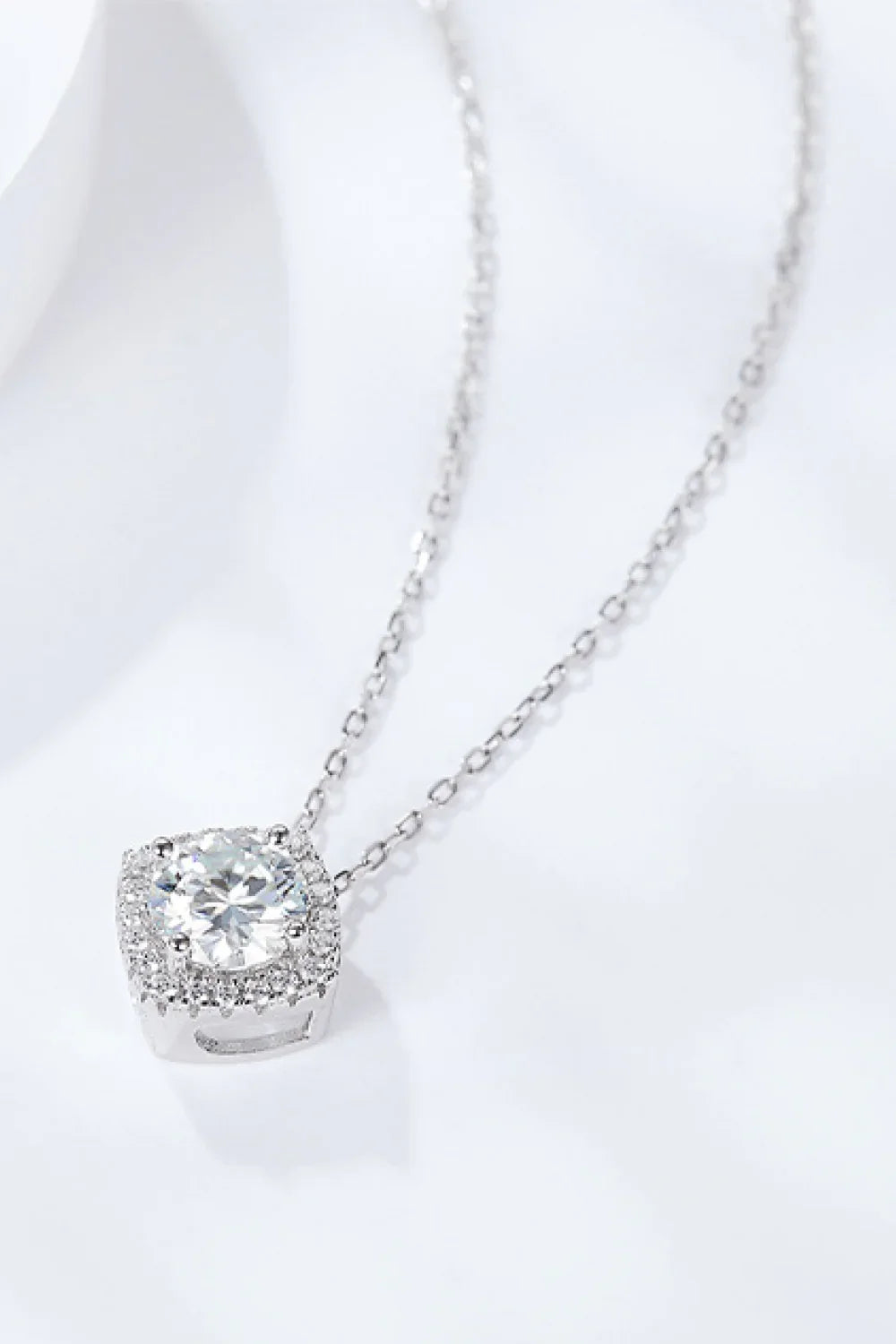 1 Carat Moissanite Geometric Pendant Necklace - VAleG