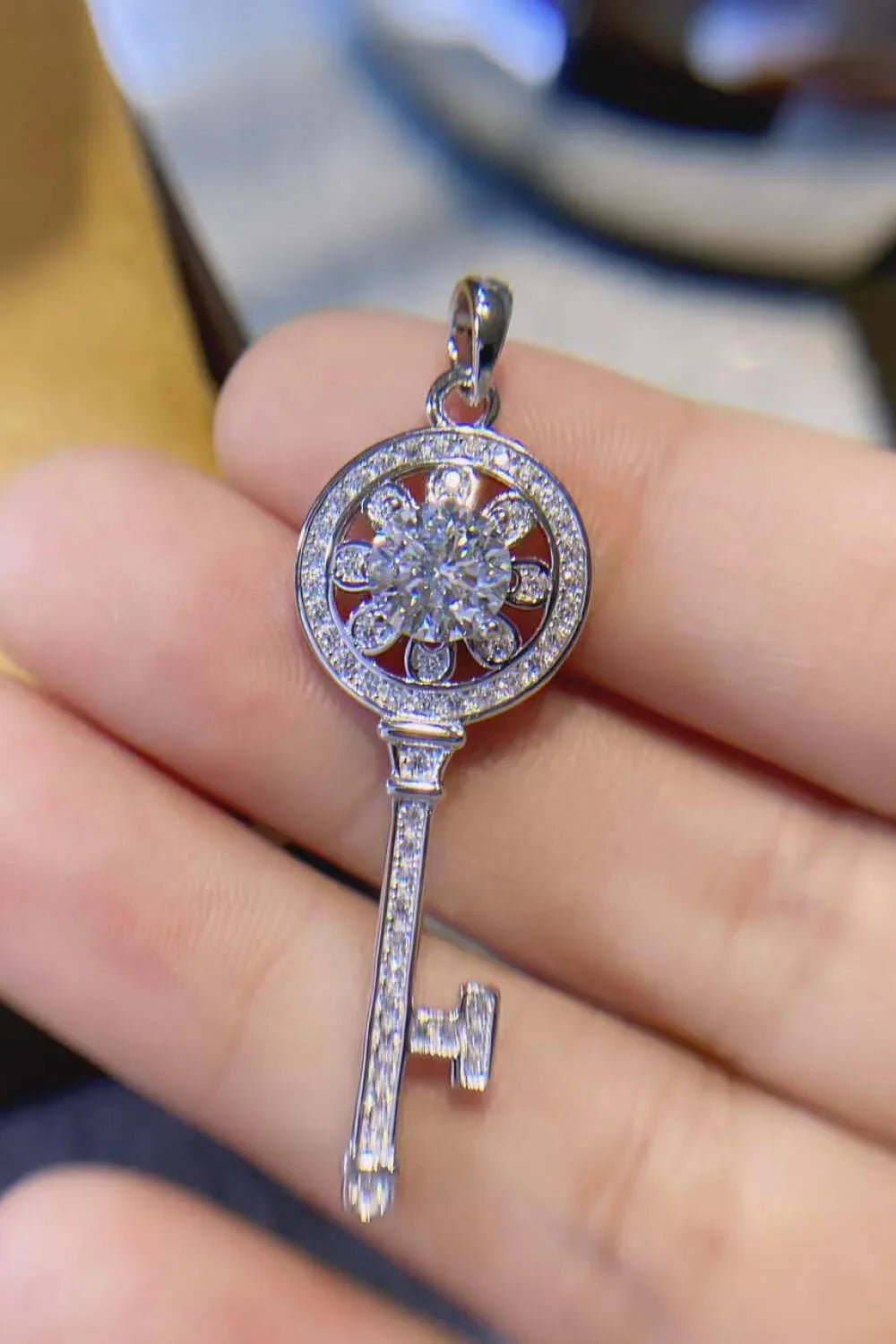 1 Carat Moissanite Platinum-Plated Key Pendant Necklace - VAleG
