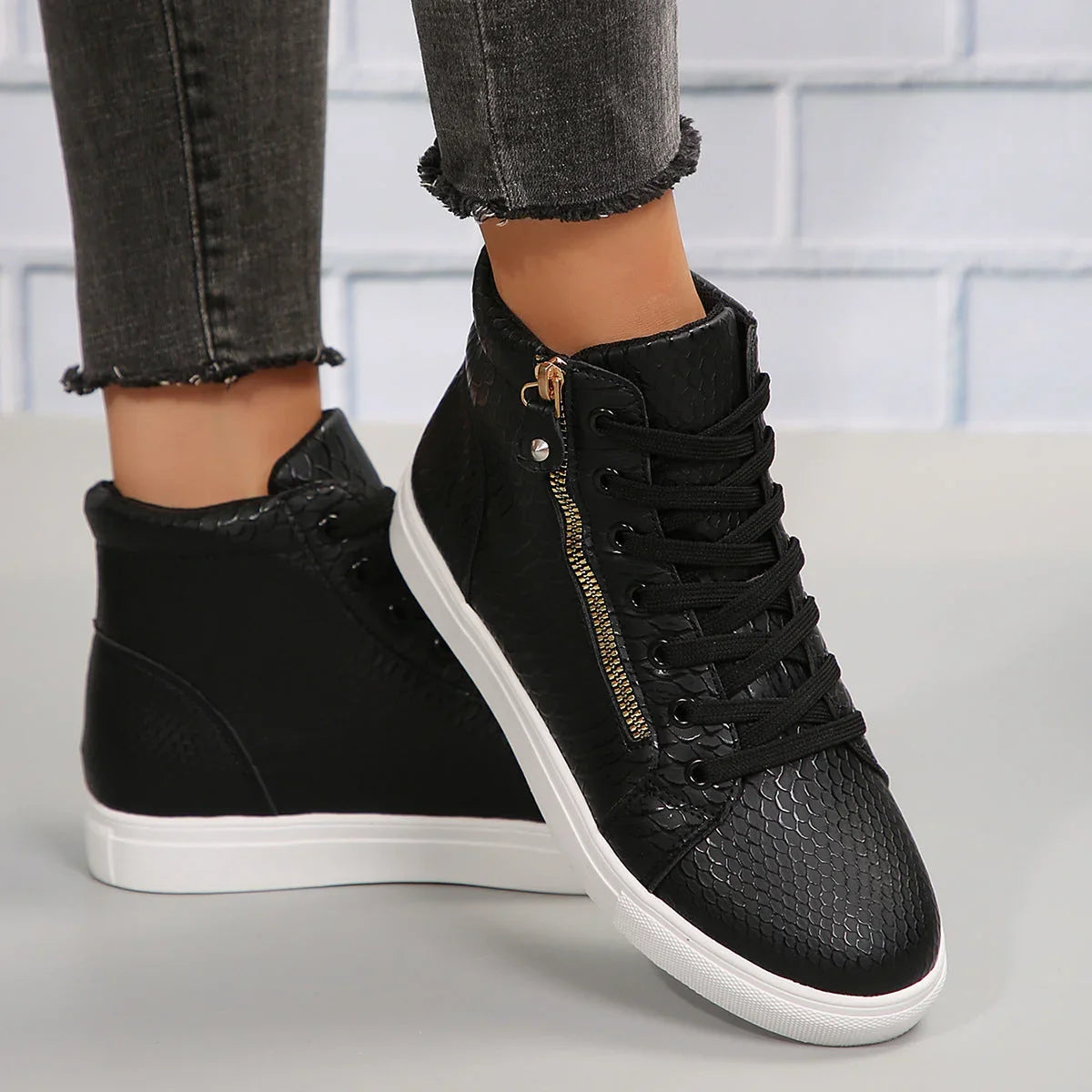 Plus Size Women's Platform Lace-up High-top Casual Flat Skateboard Shoes - VAleG