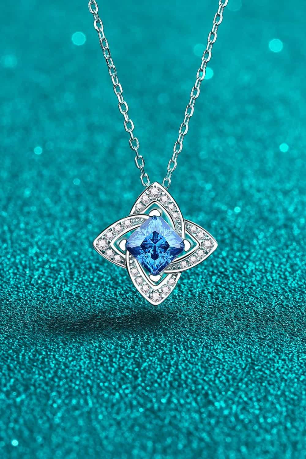 1 Carat Moissanite Floral Pendant Necklace - VAleG