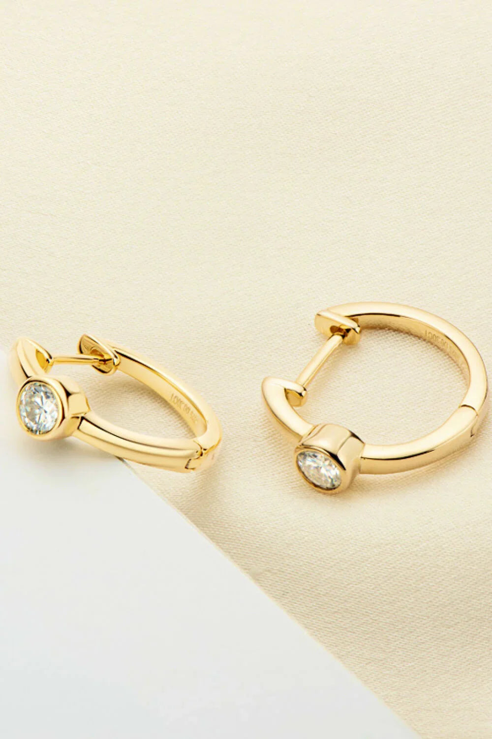 18k Gold-Plated Inlaid Moissanite Huggie Earrings - VAleG