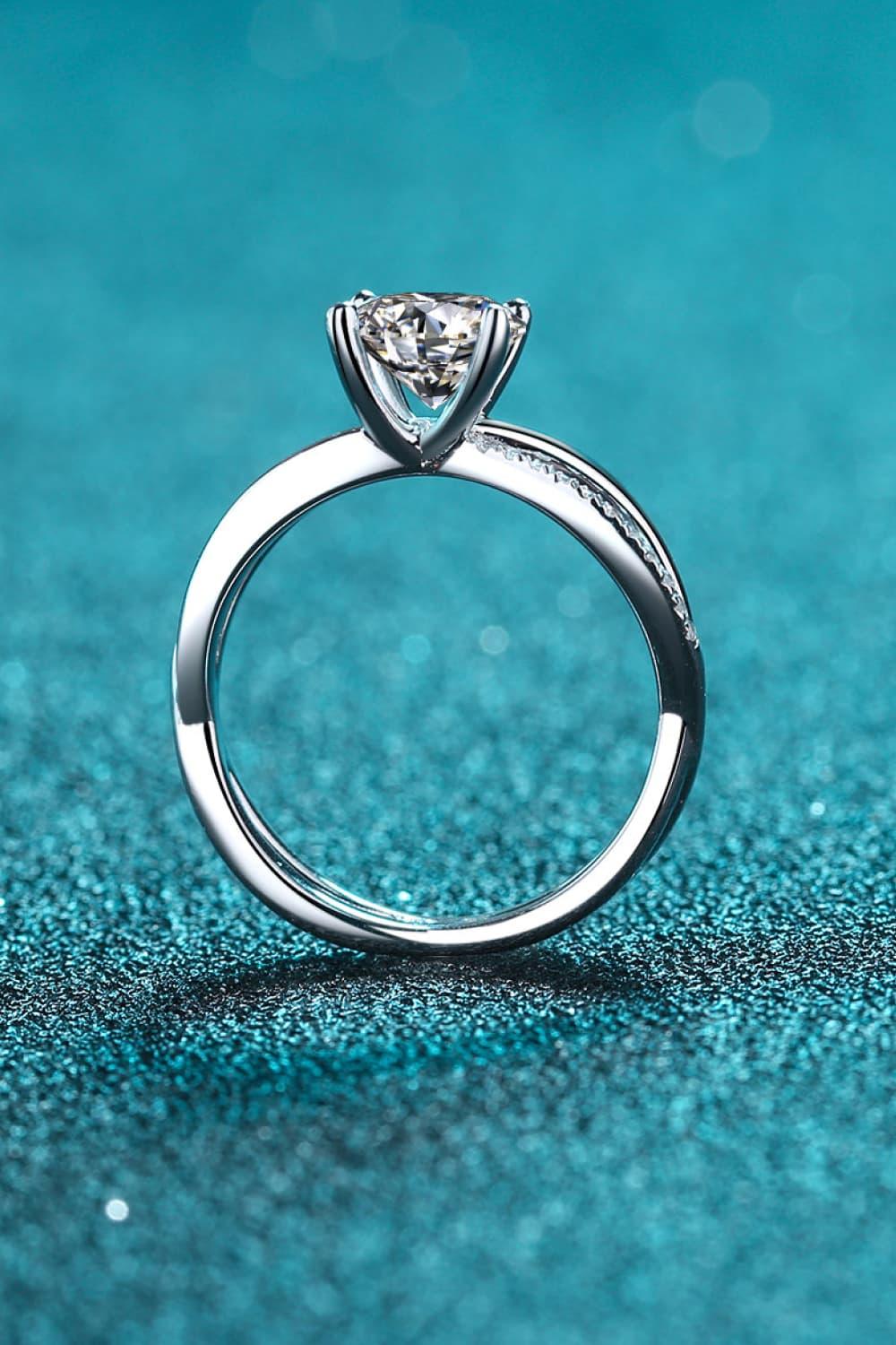 1 Carat Moissanite Crisscross Split Shank Ring - VAleG