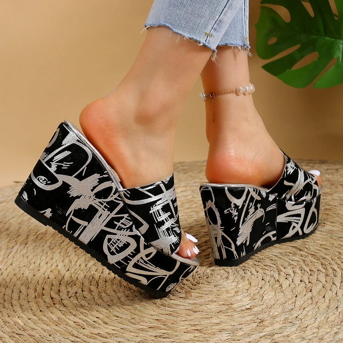 Round Toe Wedge Printed Slippers - VAleG