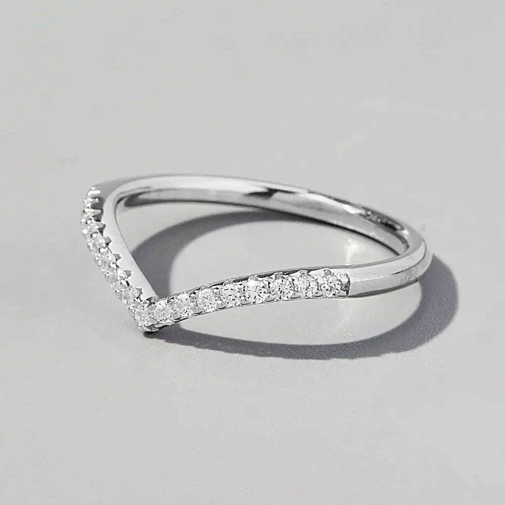 V Shape Inlaid Zircon 925 Sterling Silver Ring - VAleG