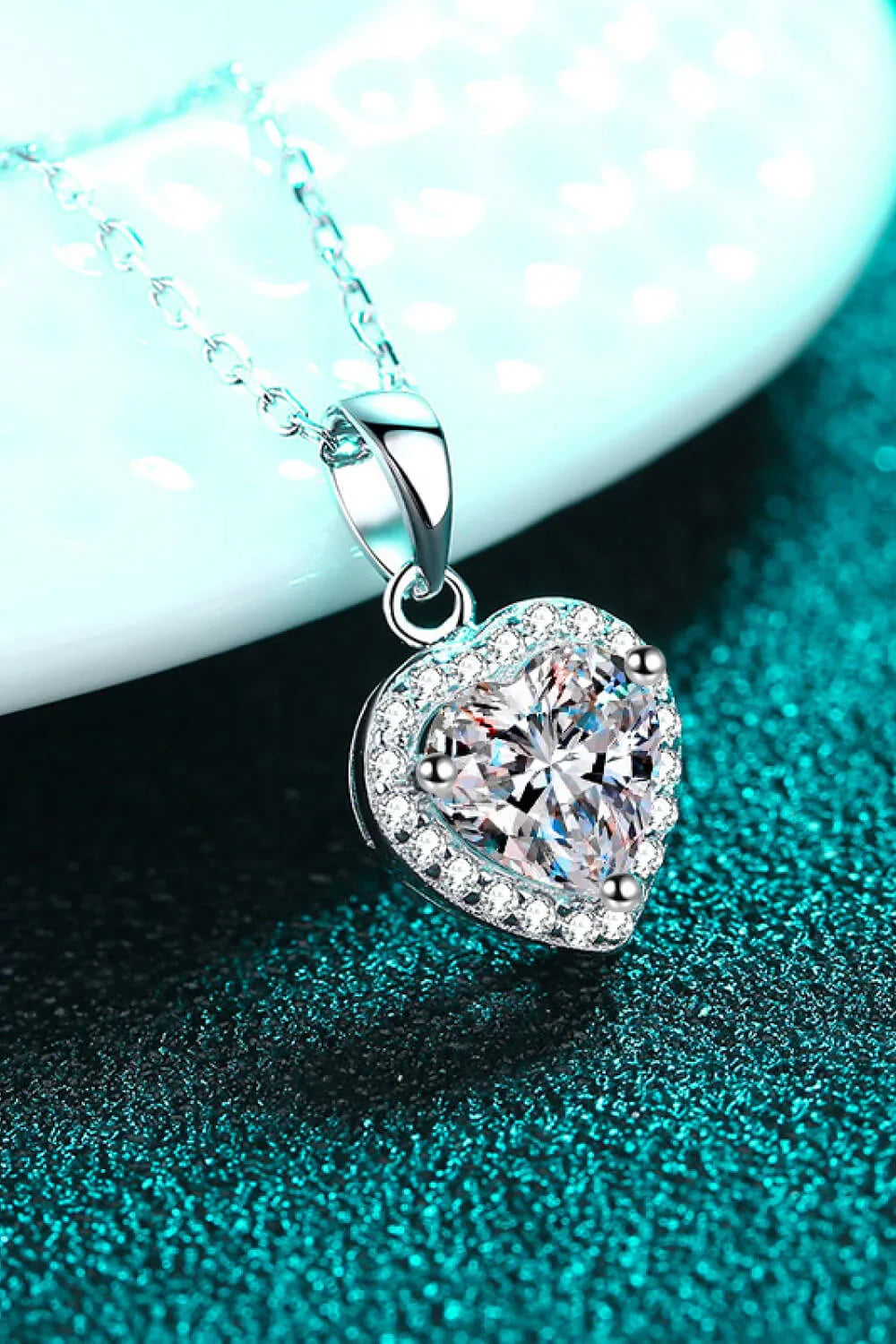 1 Carat Moissanite Heart Pendant Chain Necklace - VAleG