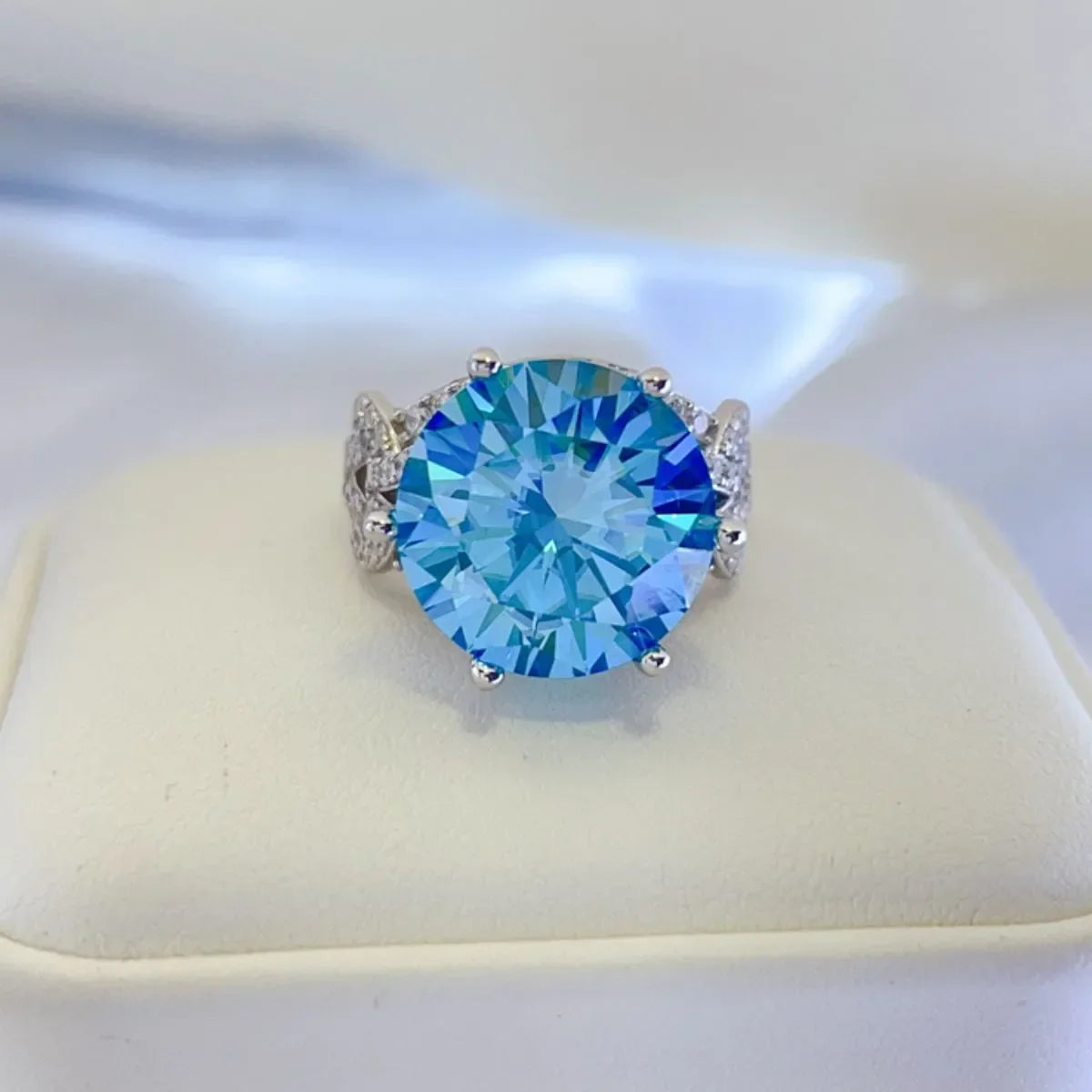 10 Carat Moissanite 925 Sterling Silver Ring - VAleG