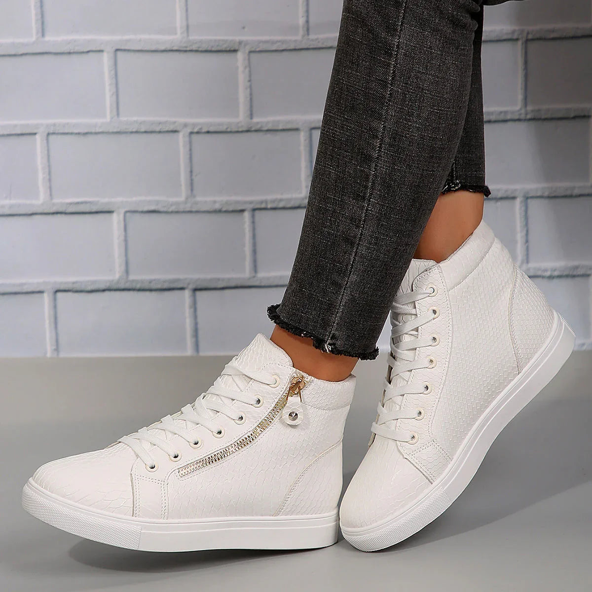Plus Size Women's Platform Lace-up High-top Casual Flat Skateboard Shoes - VAleG