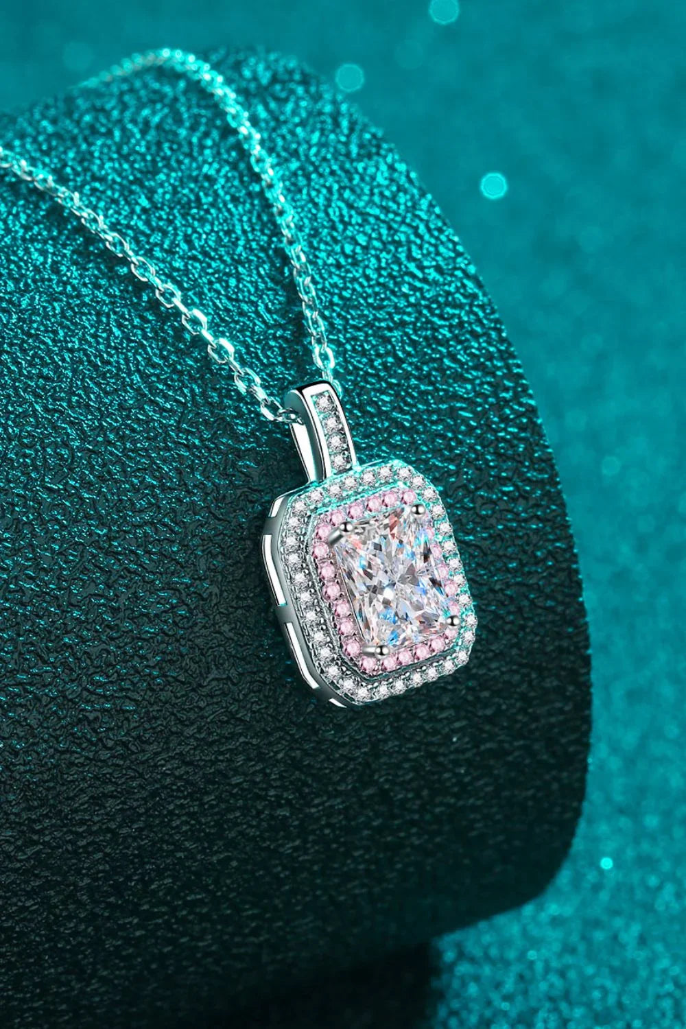 1 Carat Moissanite Geometric Pendant Chain Necklace - VAleG