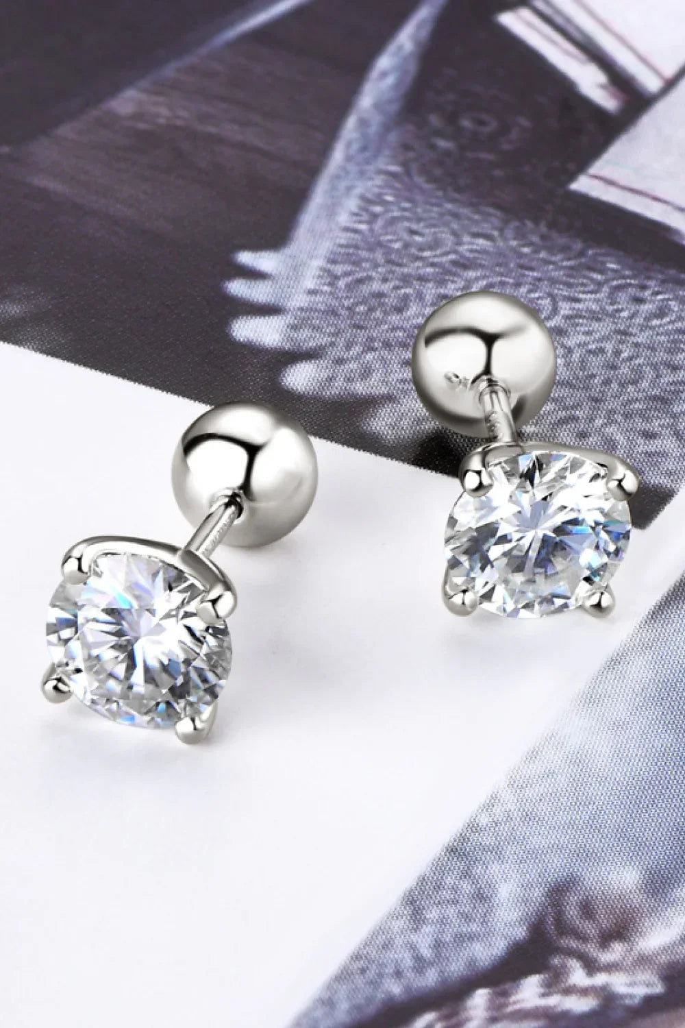 2 Carat Moissanite 925 Sterling Silver Stud Earrings - VAleG