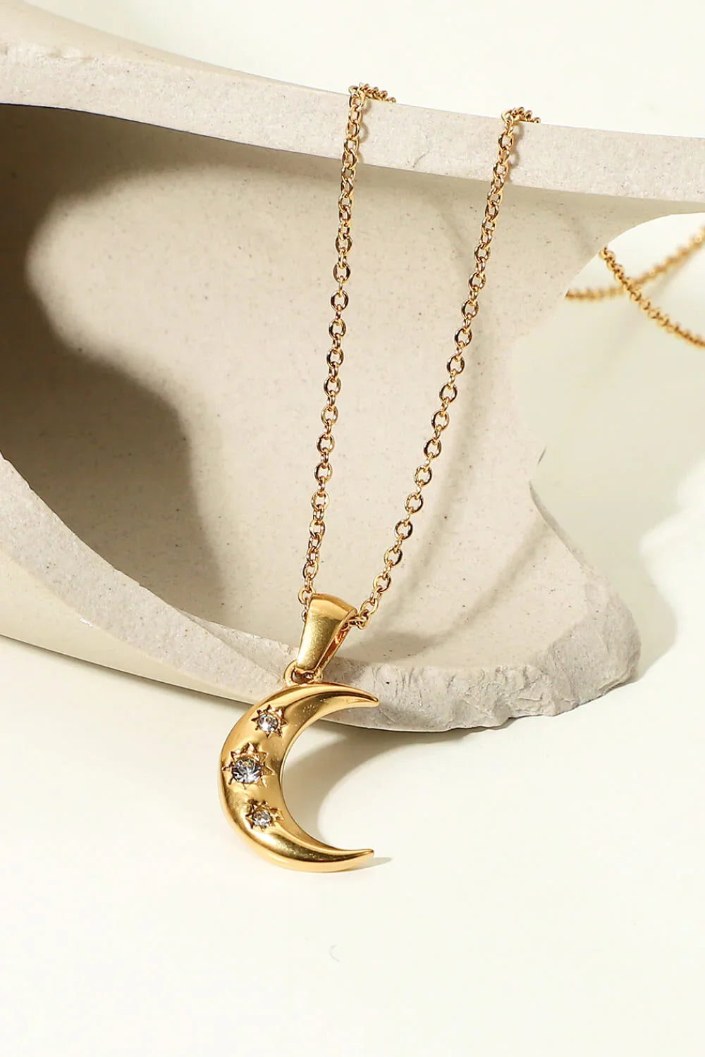 18K Gold Plated Inlaid Zircon Moon Pendant Necklace - VAleG