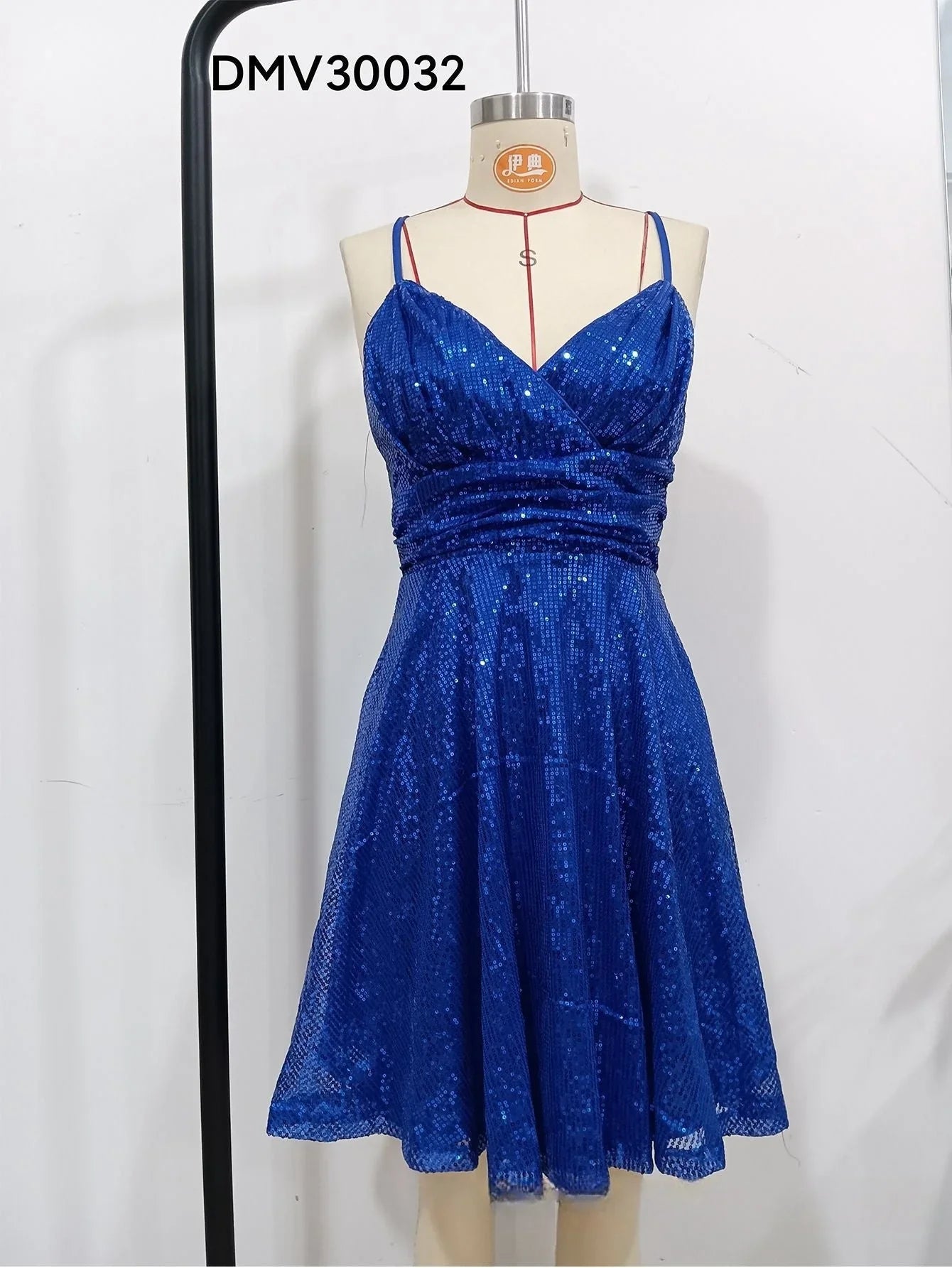Autumn And Winter New Women's Sexy Gorgeous Sequined Dress Pleated Cross Strap Vacation Style Dress - VAleG