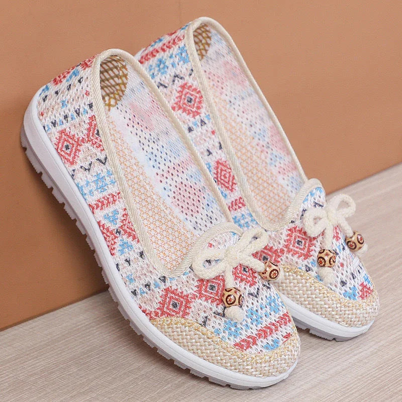 Women's Soft-soled Non-slip Breathable Hollow Cloth Shoes - VAleG