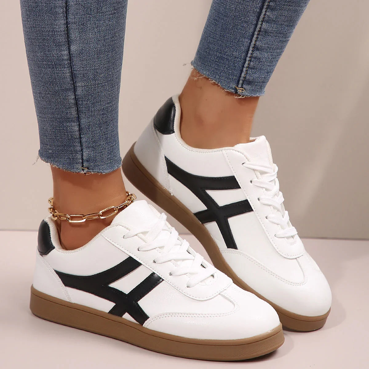 Large Size White Shoes Women's Retro Fashion Round Head Sports - VAleG