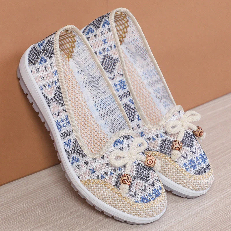 Women's Soft-soled Non-slip Breathable Hollow Cloth Shoes - VAleG