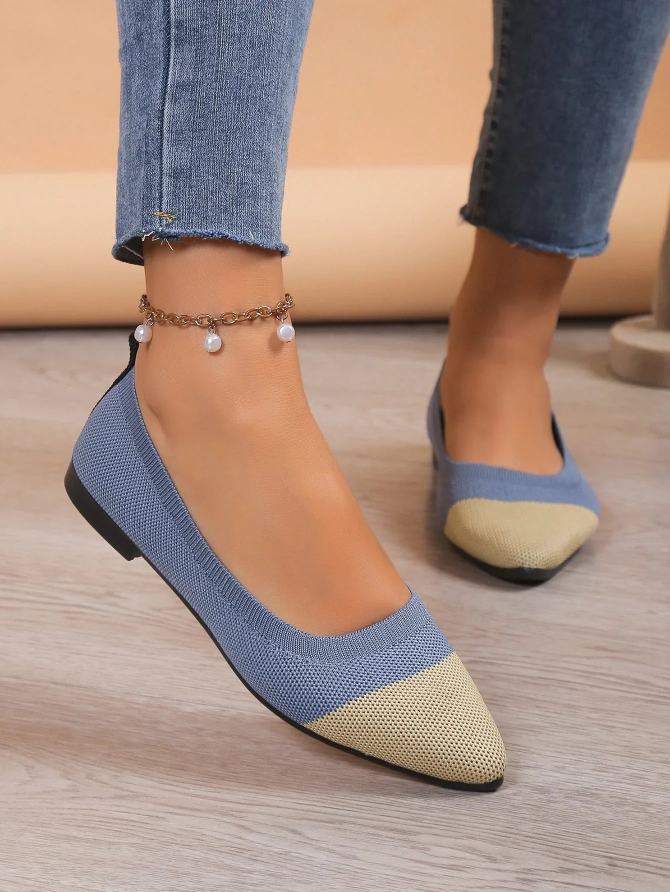 Pointed Toe Comfortable Casual Shallow Mouth Outdoor Shoes - VAleG