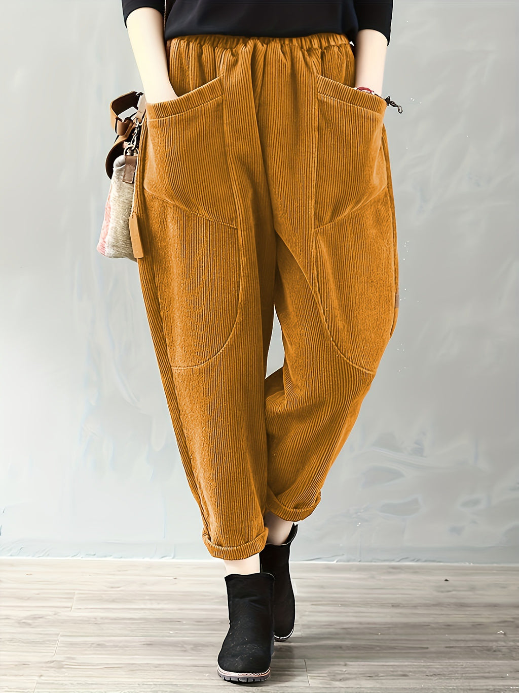 Pantaloni larghi in velluto a coste di grandi dimensioni