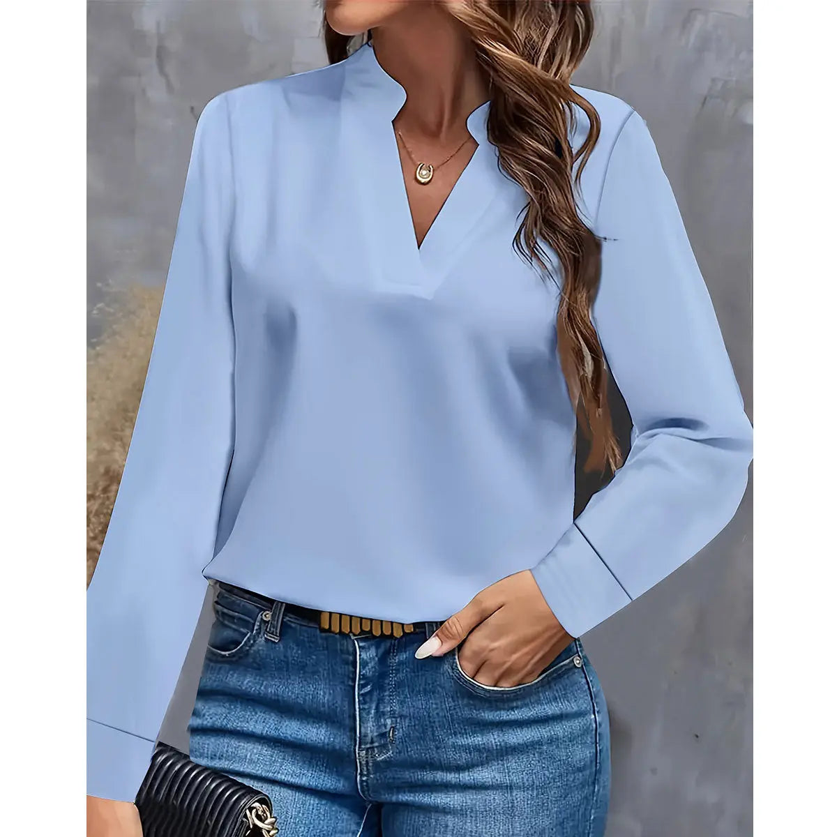 Camicia a Tinta Unita e Scollo a V - VAleG