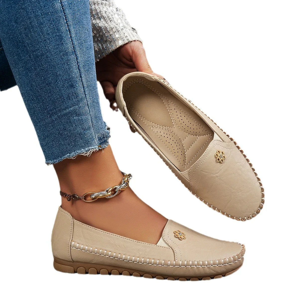 Plus Size Suture Laser Women's Flat-heeled Shoes - VAleG