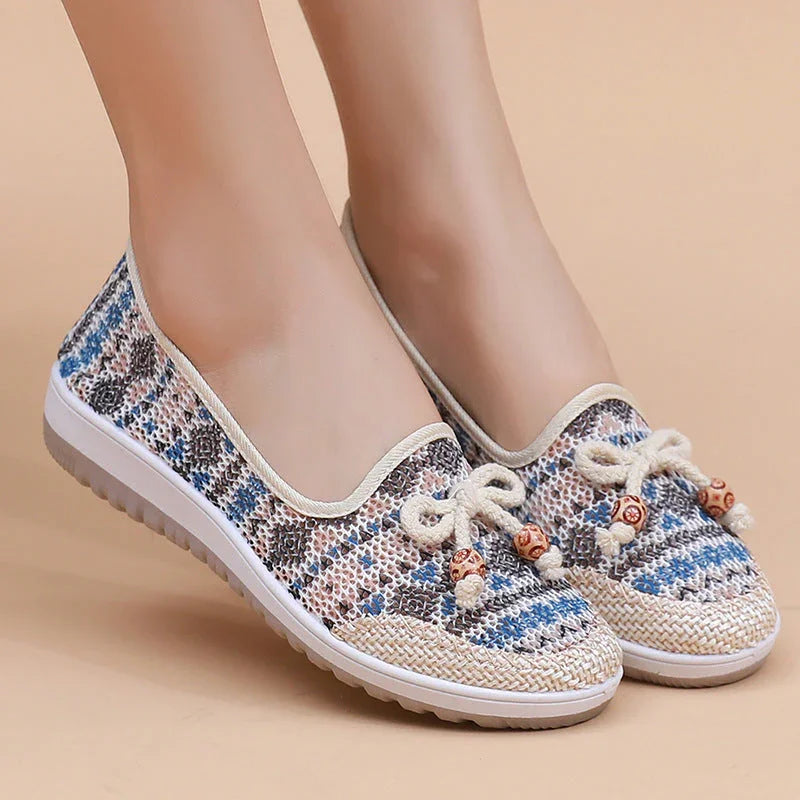 Women's Soft-soled Non-slip Breathable Hollow Cloth Shoes - VAleG