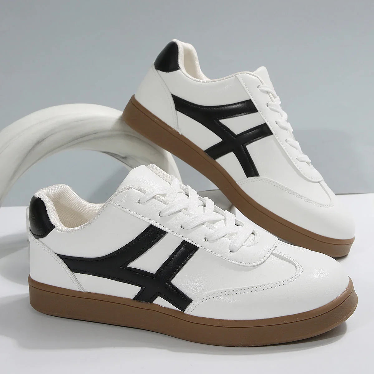 Large Size White Shoes Women's Retro Fashion Round Head Sports - VAleG