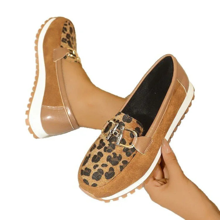 Round Toe Flat Bottom Metal Buckle Low-cut Leisure Pumps - VAleG
