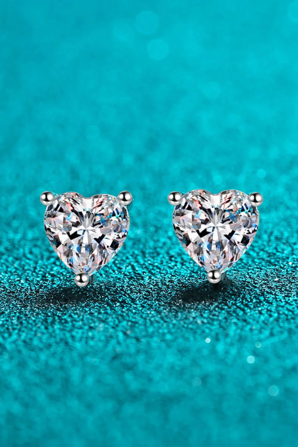 2 Carat Moissanite Heart-Shaped Stud Earrings - VAleG