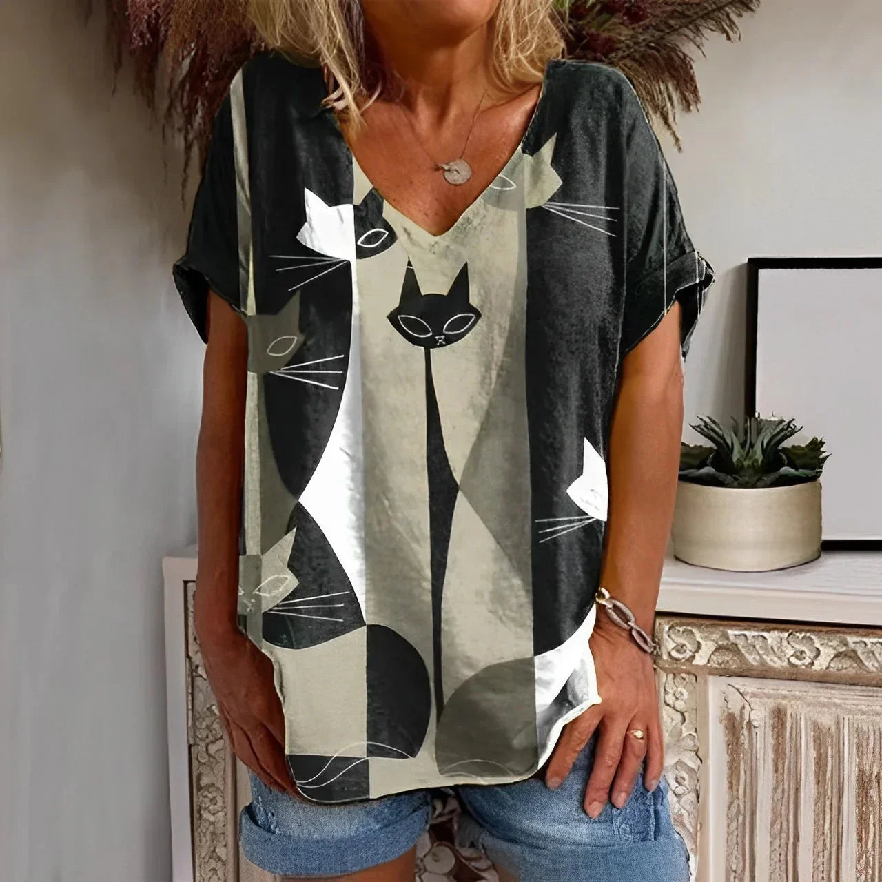 Women's Casual Short Sleeve V-Neck Cat 3D Print Top - VAleG