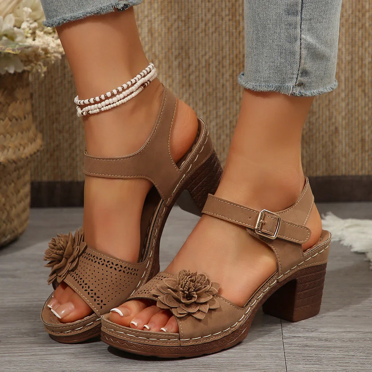 Women's Flowers Chunky Heel Sandals Summer Plus Size Platform Shoes - VAleG