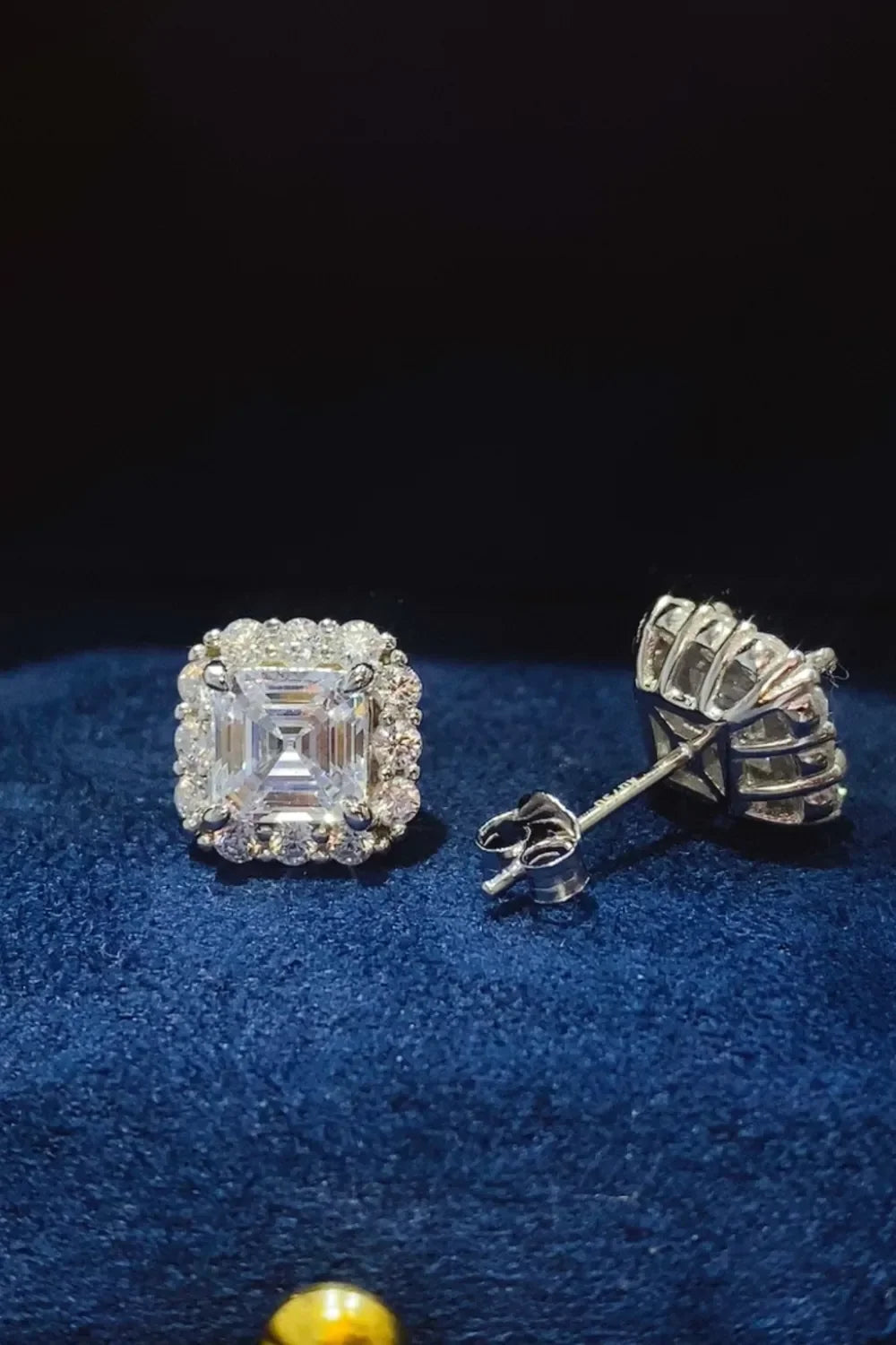 2 Carat Moissanite 925 Sterling Silver Stud Earrings - VAleG
