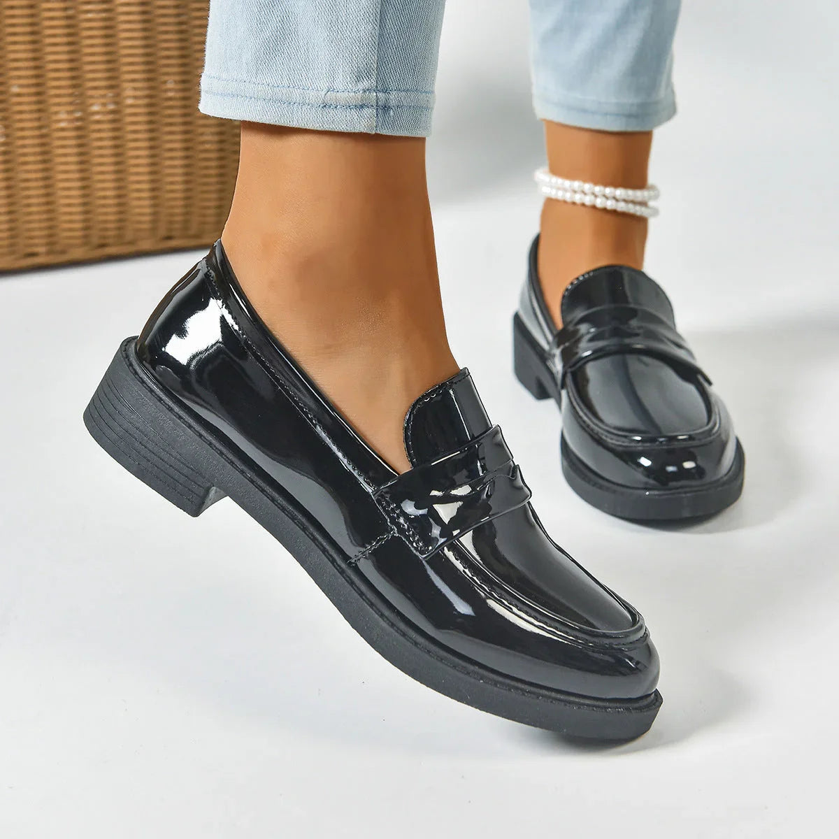 Retro Square Toe Platform Height-increasing Leather Shoes Women's Uniform Shoes - VAleG