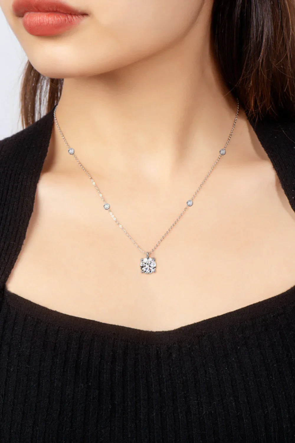 2 Carat Moissanite 4-Prong 925 Sterling Silver Necklace - VAleG