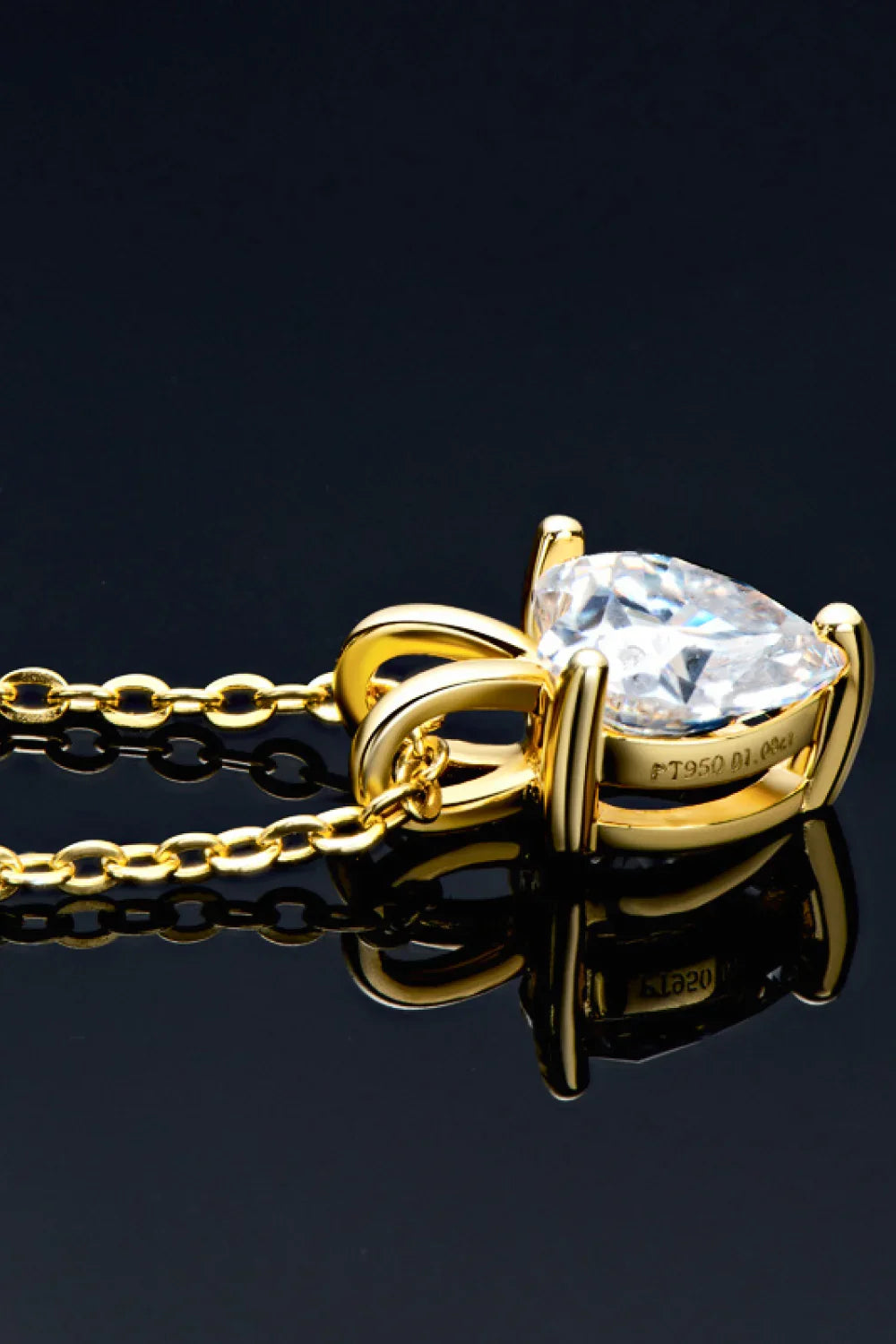 1 Carat Moissanite Heart-Shaped Pendant Necklace - VAleG